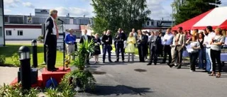 "Bara en dum affärsman flyttar den här produktionen"
