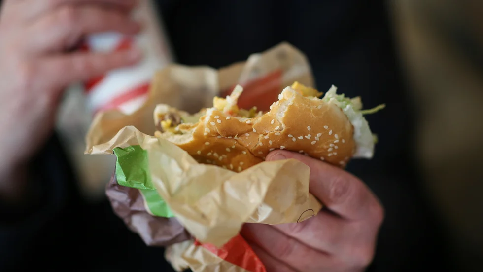 Till ultraprocessad mat räknas bland annat hamburgare, godis, läsk och många färdigrätter. Men definitionen är inte enkel och det är svårt att helt undvika mat som processats. Arkivbild.