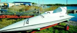 Unik motor  
stals från båt