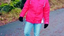 Fart och fläkt. Elize Hjalmarsson i Blankaholm har många träningspass i veckan och hennes specialitet är line-dans. När tiden räcker till går hon gärna långpromenader. Foto:  MARGARETA LJUNGBLAD