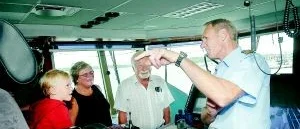 Bevakningsfartyg lockade med öppet hus