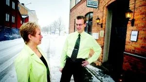 Nya jaktmarker. Birgit Peterson och Magnus Gustafsson som äger redovisningsbyrån Garpek öppnar nytt kontor i Västervik och hoppas på att med det vinna fler kunder.Foto: Anders Liljegren