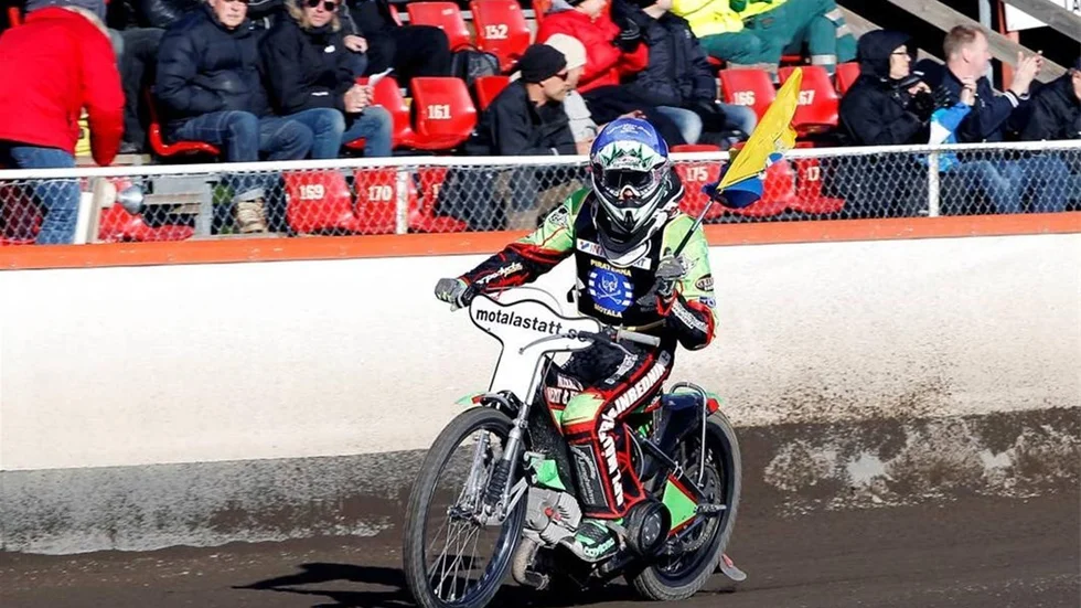 Får Fredrik Engman fira med den svenska flaggan i handen i sommar? Den 5 juli körs en semifinal i lag-JVM på Motala arena.