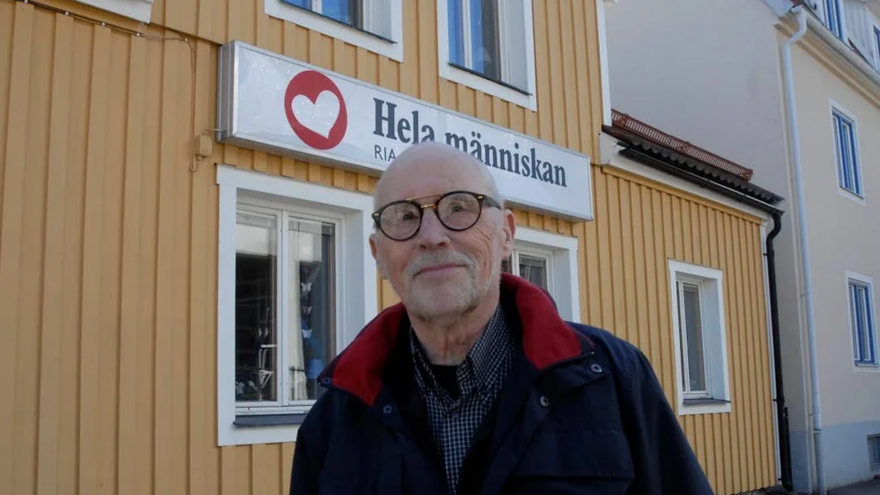 Roland Wallhuss har 40 år som frivilligarbetare bakom sig i organisationen Hela människan, där han jobbar efter övertygelsen: ”Alla människor är värda mer än en andra chans”.