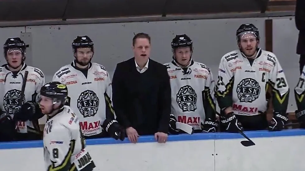 ESK Hockey bjöd verkligen upp till dans borta mot Hudiksvall.