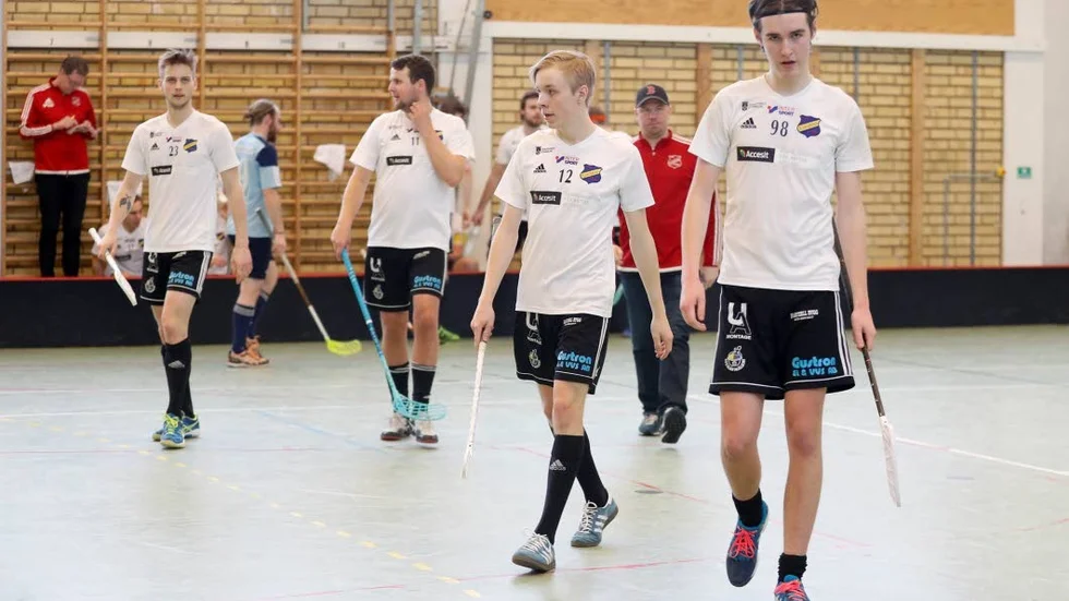 EIBK föll borta mot Bällinge. Tränaren Andreas Olofsson var inte nöjd med insatsen.