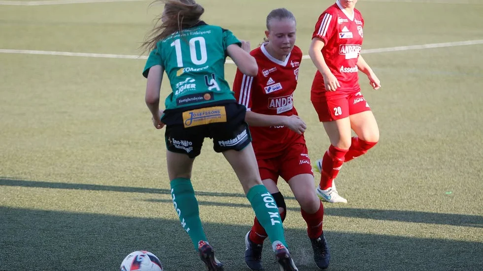 Ida Andersson var en av flera unga spelare som visade framfötterna i ESK.