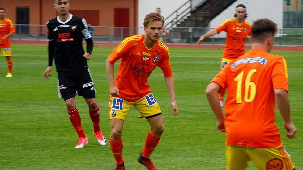Joel Rajalakso fick spräcka sin målnolla för säsongen när han nätade två gånger om i helgen.