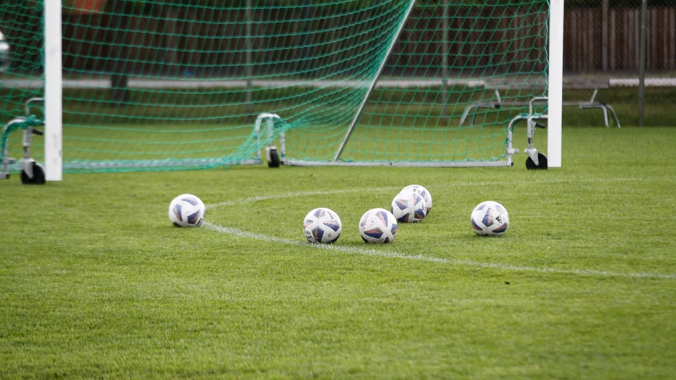När inget division 3-lag åker ur väntar friplatser i herrfotbollens distriktsserier. 