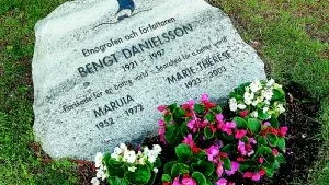 Bengt Danielsson ligger begraven på kyrkogården i Östra Tollstad utanför Mantorp tillsammans med sin hustru Marie-Thérèse och dottern Maruia.