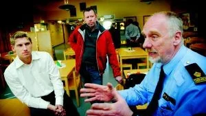 Informerade. Säkerhetssamordnare Joakim Jansson, Hasse Malmersjö från Överums räddningstjänst och Raymond Gustavsson från Västervikspolisen deltog under fredagens informationsträff i samband med branden i Överum.