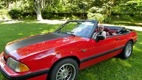 Ulf Arrefelt med sin Ford Mustang -90 LX.