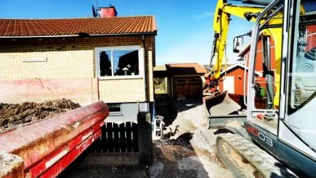 Äldre hus med källare. Det är de som brukar få problem när källaren blir extra rum.