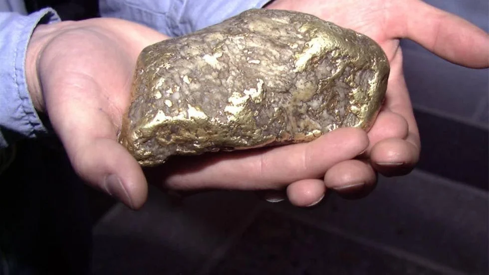 Guld i Blankaholm. Bilden föreställer nordamerikas största guldklimp. Snart kommer Honeth Mines att börja leta efter både koppar och guld i närheten av Blankaholm. (Bilden är tagen Norrländska socialdemokraten).