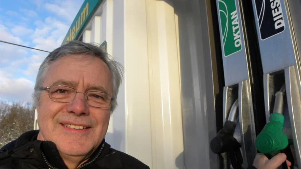 Glad idag, Harald Baier, som till slut har macken på plats vid sin vägkrog intill E22 vidi Solstadström.
