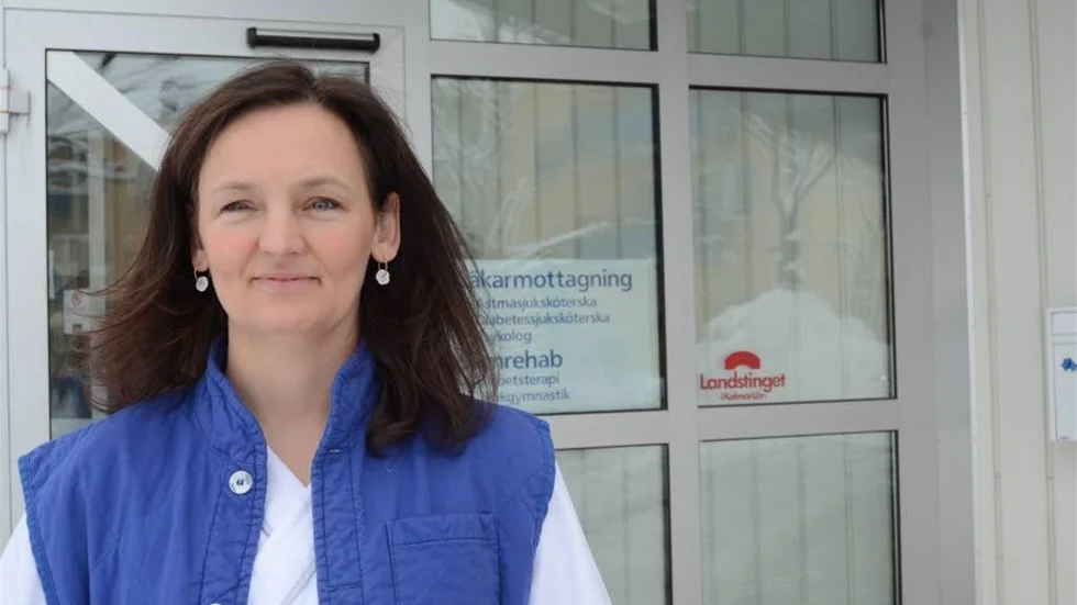 Anne Katrine Berner är nytt ansikte på hälsocentralen i Gamleby, där hon kommer att jobba som inhyrd läkare under ett helt år framöver.