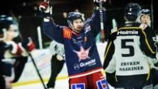 Mattias Nordqvist gjorde en stark insats i segermatchen mot Sunne. Här jublar han efter ett av sina två mål.