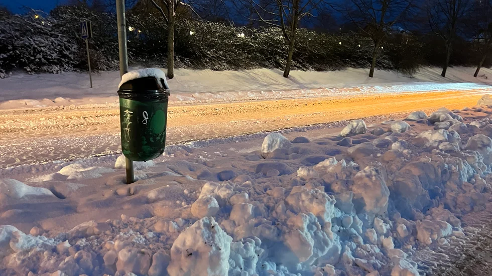 Ett övergångsställe på Kyrkogatan i Eskilstuna morgonen den 7 januari. "Det såg likadant ut på eftermiddagen", tillägger skribenten.