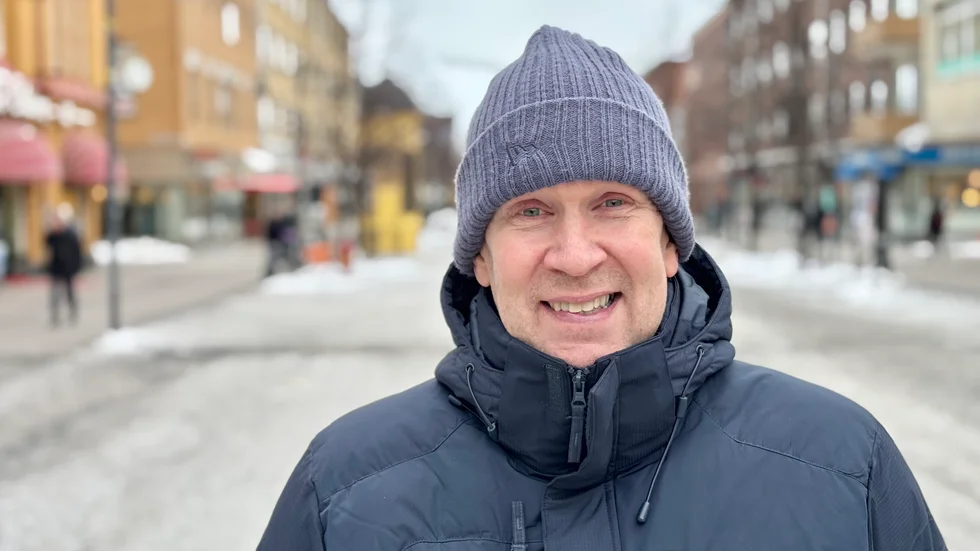 "Det ska bli roligt att börja jobba på allvar", säger hockeyettans nye sportchef Stefan "Skuggan" Nilsson.