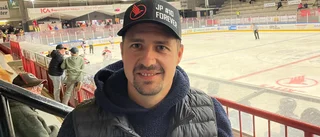 Ikonen överraskas: Blir den första att få tröjan hissad i taket