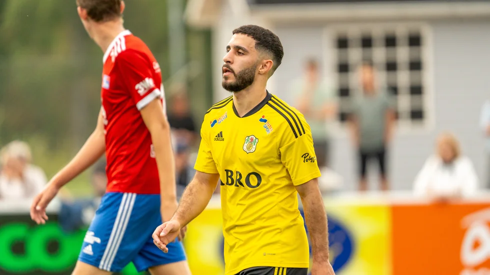Ahmed Tarabeih öppnar upp för en flytt från Vimmerby IF. Men yttern berättar att ett beslut kring hans fotbollsframtid ännu inte är taget.