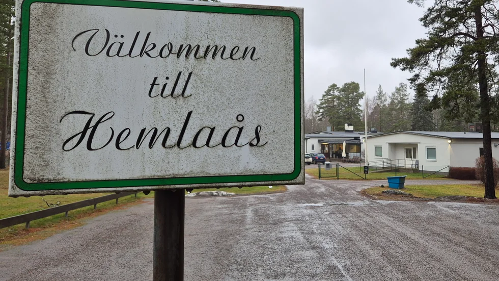 Lågtröskelboendet Hemlaås i Hällbybrunn utanför Eskilstuna har lagts ned. "Cyniskt nog påbörjades vräkningen av de boende mitt under julen, glädjens och gemenskapens tid", skriver Rolf Waltersson.