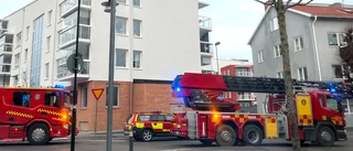 Boende utan ström efter brand i elcentral   