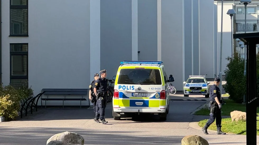 Flera polispatruller larmades på söndagen till Konstruktörsgatan efter att polisen fått larm om personer som betedde sig misstänkt. 