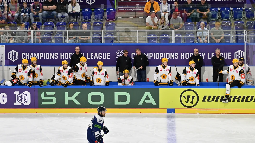 Skellefteå AIK ledde med 2–0, men tappade till 2–2 och till slut kunde tyska Straubing Tigers vinna CHL-mötet på straffar.
