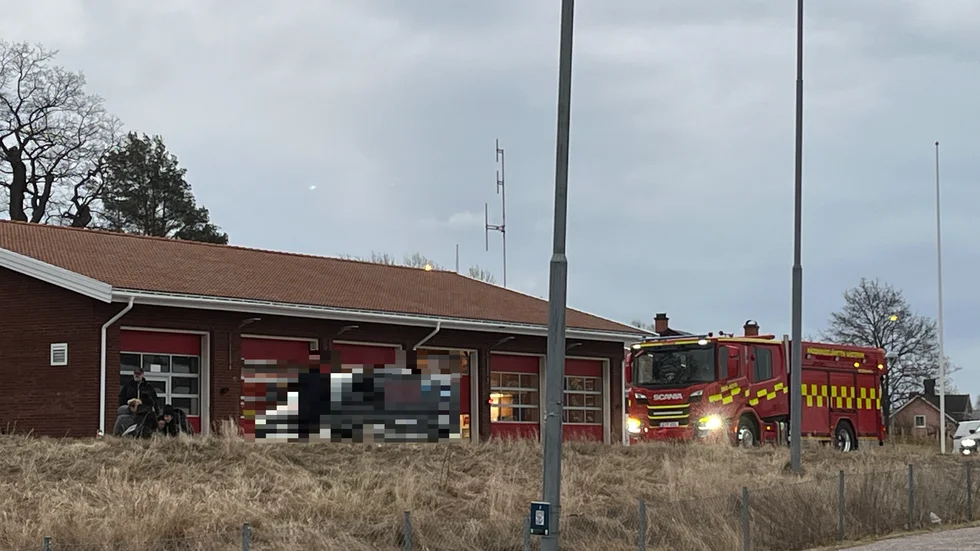 Strax före sju på onsdagsmorgonen pågick en räddningsinsats precis utanför räddningstjänsten i Gamleby.