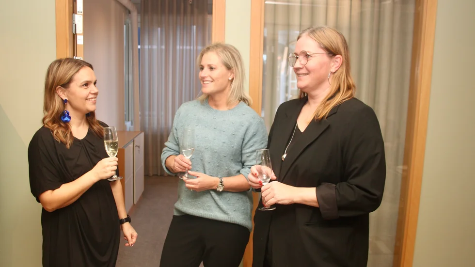 Emelie Hällgren, The Hill och Monika Lundberg och Maria Sundqvist, Fastighetsägarna.