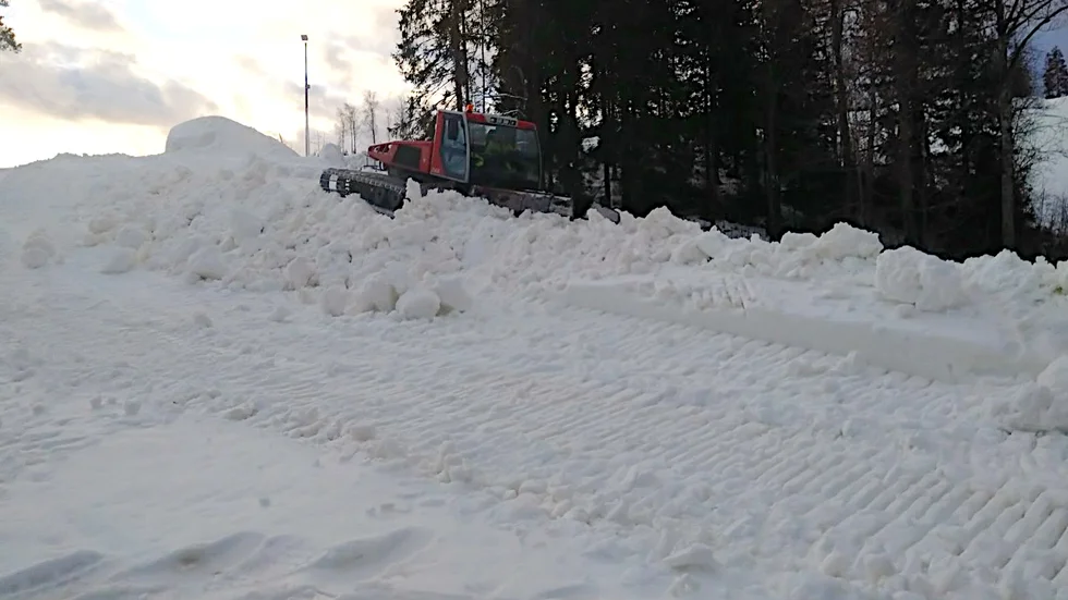 Snötillgången är god i Dackestupet. Det syns på en bild som togs för några dagar sedan. "Det är minst 70 centimeter", säger Erik Karlsson.