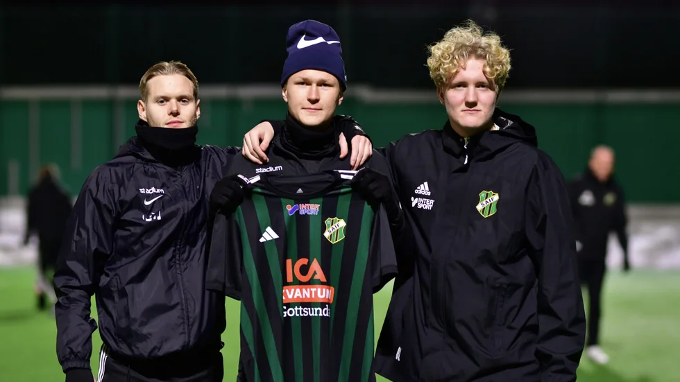 Tre av Sunnerstas nyförvärv inför debutsäsongen i division II. Fr v: Gabriel Jansson, Erik Jansson och målvakten Olle Holmgren.