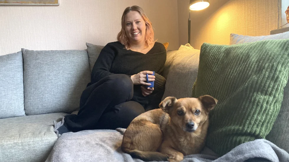 Clara Klingenström hade några hundår innan hon slog igenom som artist. Nu har hon länge hållit sig undan offentligheten efter att hon i våras kraschade mentalt. Men nu är hon tillbaka med nya låten "Andas".