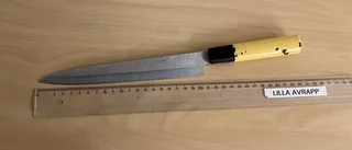 Tog med kökskniv när han skulle träffa flickvännen