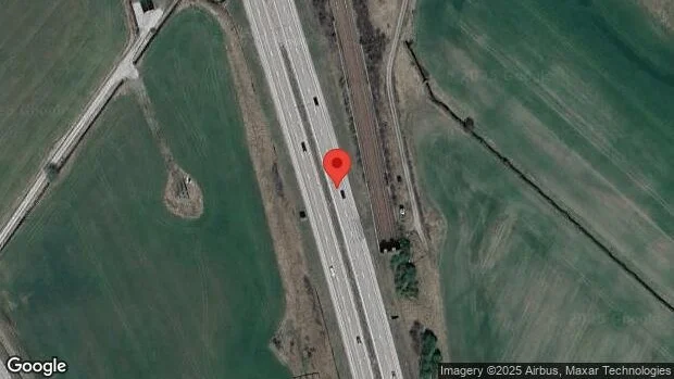 Stillastående personbil stör trafiken på E4