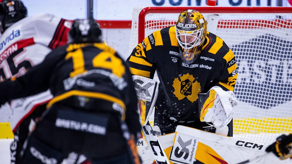 Linus Söderström höll undan för samtliga 30 skott han fick emot sig och går in i landslagssamlingen med en hållen nolla.