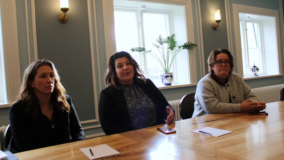 Lena Granath (V), Angelica Katsanidou (S) och Karin Helmersson (C) besökte Astrid Lindgrens värld. "Maten lyfter ett sådant här tillfälle, raggmunken vi åt igår är en favorit", säger Lena Granath.