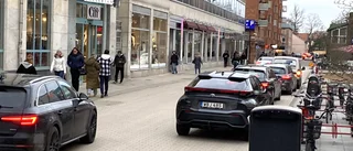 Tummen ner för bilfritt på Dragarbrunnsgatan