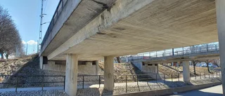 Köra på järnvägsbron borde rubriceras som brott