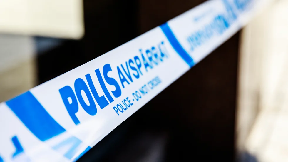 Den brandskadade lägenheten har spärrats av i väntan på teknisk undersökning. Arkivbild.