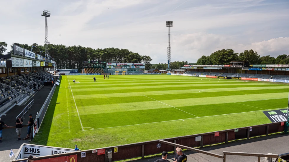 Det blev ett trist slut på helgen för Mjällby AIF, som  drabbades av inbrott på arena och i klubbstugan efter mötet med IFK Norrköping. 