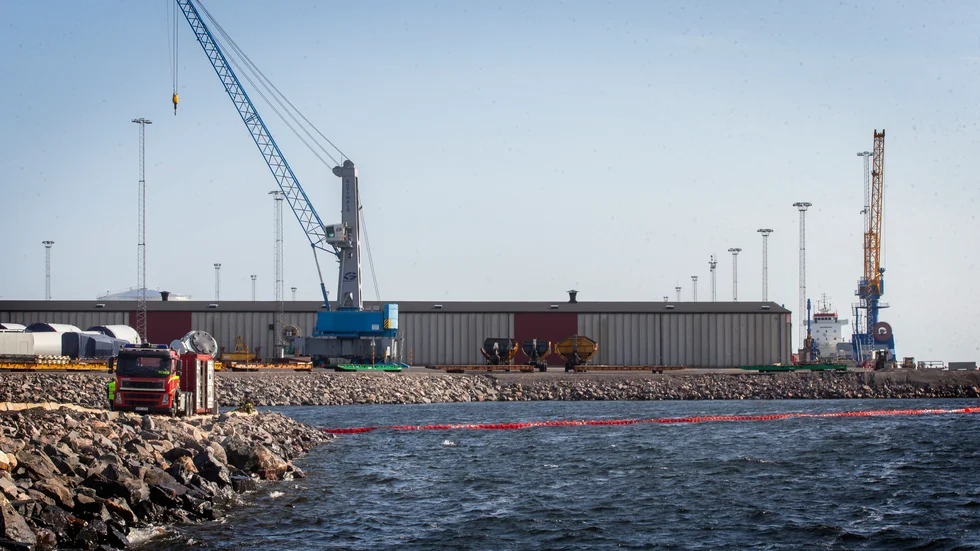 Piteå hamn räknar miljobeloppet som man vill ha av G-gas för utebliven hyra. I stället är fokus att åter få tillträde till bergrummet. (Arkivbild)