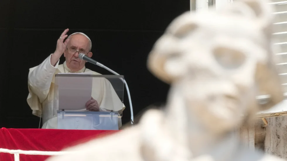 Franciskus. Bilden är tagen vid Petersplatsen i Vatikanen i söndags.