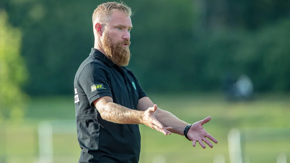 Henrik Norrström, tränare ESK, ser fram emot lördagens cupmatch på Enavallen. 