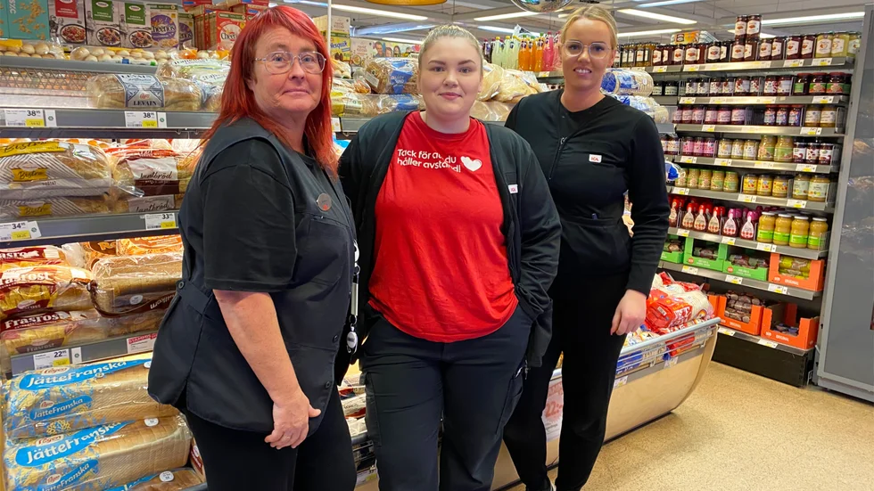 Anette Örnberg, Moa Hägg, Lovisa Åström på Ica Supermarket i Malå är några av alla dem som hållit igång samhället under pandemin.