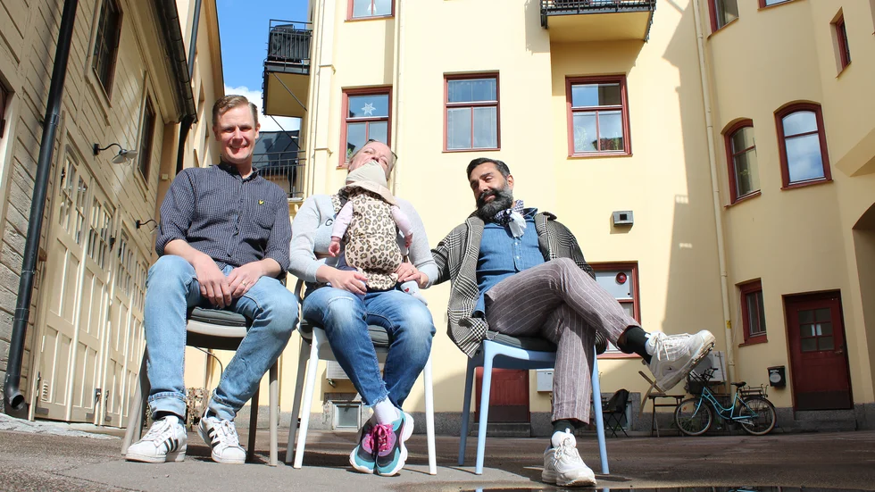 Marcus och Erica Svennar driver Backen Ölcafén, Dimitris Efthimiou grannkrogen Funky Corks. Nytillskottet i familjen Svennar heter Nova.