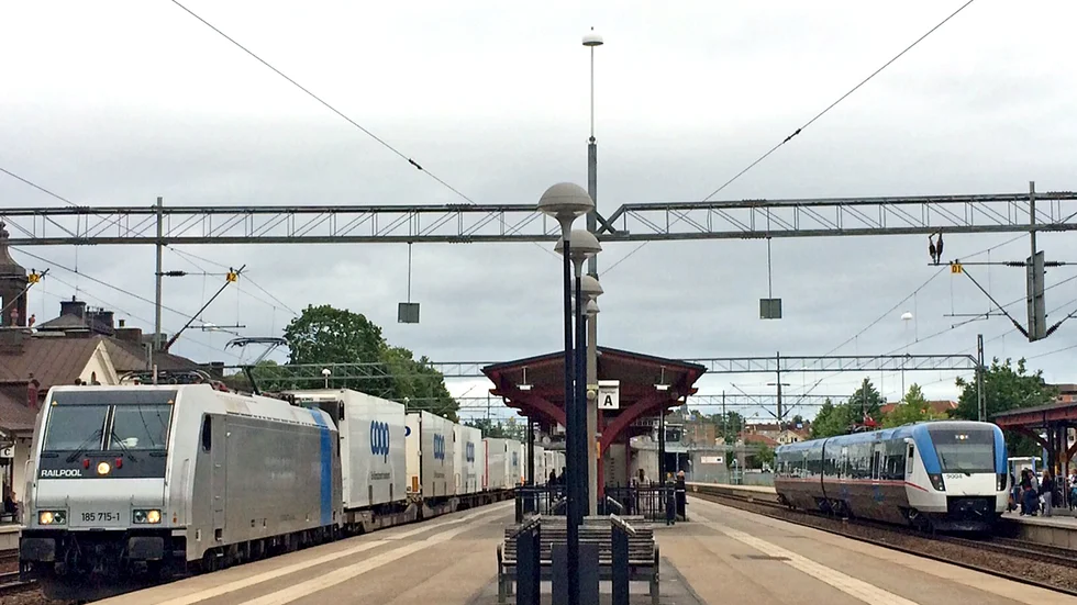 Tågen till och från Katrineholm är inställda eller försenade.