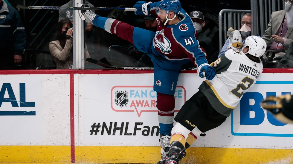 Pierre-Édouard Bellemares Colorado är illa ute mot Vegas. 