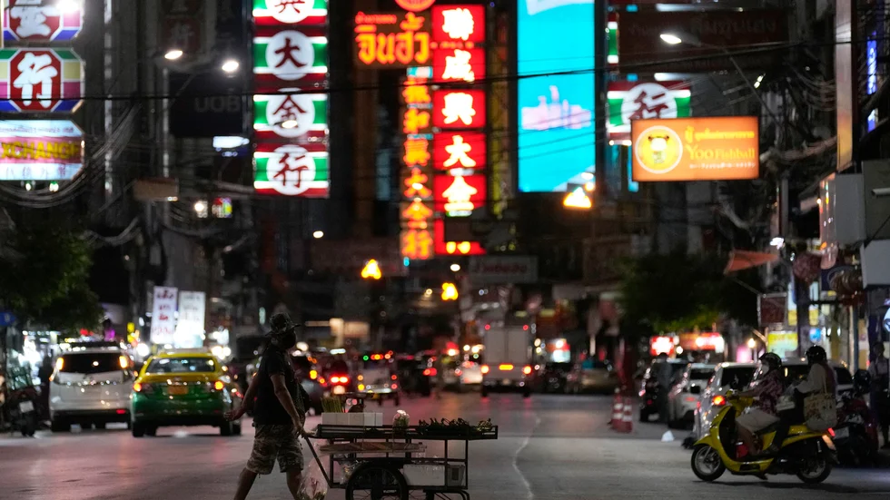 En grönsaksförsäljare i den kinesiska delen av Bangkok i augusti. Arkivbild.
